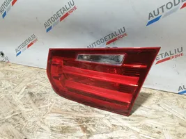 BMW 3 F30 F35 F31 Aizmugurējais lukturis pārsegā 7371112