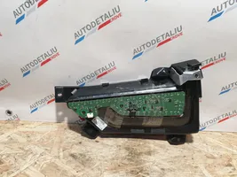 BMW i3 Aizmugurējais lukturis pārsegā 7389605