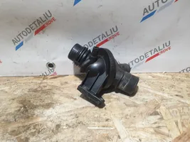 BMW 4 F32 F33 Boîtier de thermostat / thermostat 8648791