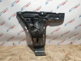 BMW 6 E63 E64 Soporte de montaje del parachoques trasero 7008840