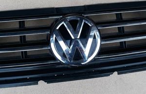 Volkswagen Santana Grille calandre supérieure de pare-chocs avant VW SANTANA 34G 34G853653