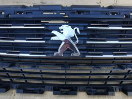 Peugeot 5008 II Maskownica / Grill / Atrapa górna chłodnicy 9814783380