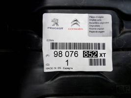 Citroen C4 II Picasso Grotelės apatinės (trijų dalių) 9807685277