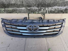 Toyota Hilux (AN10, AN20, AN30) Etupuskurin ylempi jäähdytinsäleikkö 531110K480