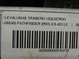 Nissan Pathfinder R51 Meccanismo di sollevamento del finestrino posteriore senza motorino 827013X00A