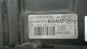 Renault Laguna II Priekinis žibintas 8200207519