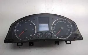 Volkswagen Jetta V Speedometer (instrument cluster) 1K0920864B