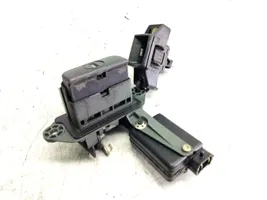 Renault Megane I Tailgate lock latch 