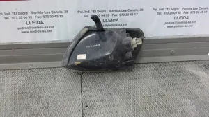 Toyota Carina T210 Indicatore di direzione anteriore 8151005010