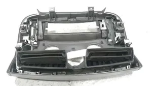 Renault Scenic RX Dysze / Kratki środkowego nawiewu deski rozdzielczej 303418992011