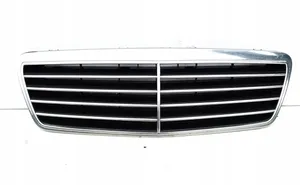 Mercedes-Benz CLK A208 C208 Grille calandre supérieure de pare-chocs avant A2088800085