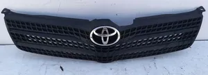 Toyota Corolla Verso E121 Etupuskurin ylempi jäähdytinsäleikkö 53111-13240