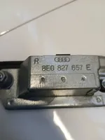 Audi A6 S6 C6 4F Listwa oświetlenie tylnej tablicy rejestracyjnej 8E0827657E