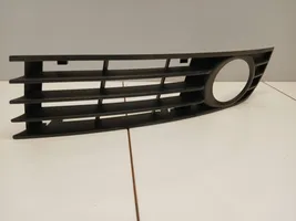 Audi A4 S4 B6 8E 8H Grille inférieure de pare-chocs avant 8E0807681