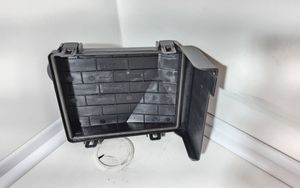 Audi A3 S3 8P Tapa de caja de fusibles 1K0937132D