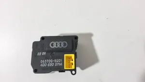 Audi A8 S8 D2 4D Moteur / actionneur de volet de climatisation 4D0820511A