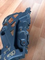 Renault Clio III Support de pare-chocs arrière 8200583031