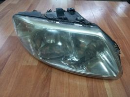 Chrysler Voyager Lampa przednia 04857710AB