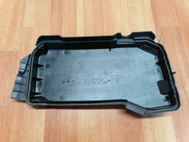 Mercedes-Benz C W204 Fuse box cover A2045400082