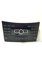 Mercedes-Benz E C207 W207 Radio/CD/DVD/GPS-pääyksikkö A2129000219