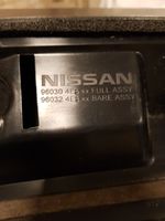 Nissan Qashqai Becquet de coffre 960304ES
