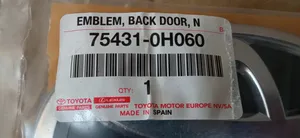 Toyota Aygo AB40 Emblemat / Znaczek tylny / Litery modelu 75431-0H060