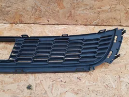 Volkswagen Polo VI AW Maskownica / Grill / Atrapa górna chłodnicy 6R0853677J