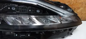 Nissan Qashqai J12 Lampa przednia 100-8D02G