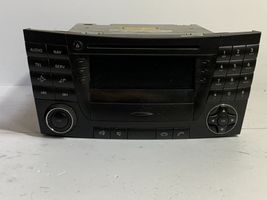Mercedes-Benz E W211 Radio/CD/DVD/GPS-pääyksikkö A2118702989