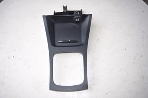 Mercedes-Benz A W169 Contour de levier de vitesses A1696802107