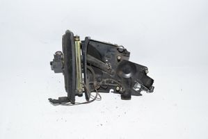 Mercedes-Benz E W210 Element lusterka bocznego drzwi przednich 2108101076