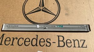 Mercedes-Benz E W210 Garniture, jupe latérale/bas de caisse avant A2106802335