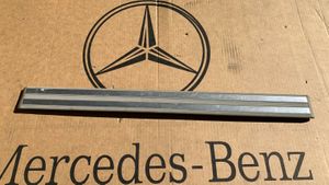 Mercedes-Benz E W210 Listwa progowa boczna A2106802335
