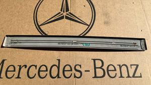Mercedes-Benz E W210 Garniture, jupe latérale/bas de caisse avant A2106802335
