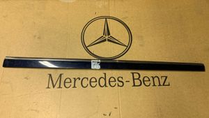 Mercedes-Benz E W211 Rivestimento della portiera anteriore (modanatura) A2116902062