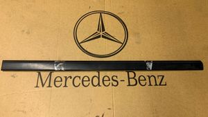 Mercedes-Benz C W202 Apdaila priekinių durų (moldingas) A2026900362