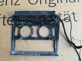 Mercedes-Benz C W202 Panelės apdailos skydas (centrinis) A2026832808