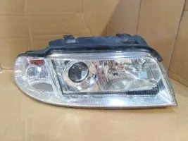 Audi A4 S4 B5 8D Lampa przednia 084411137R