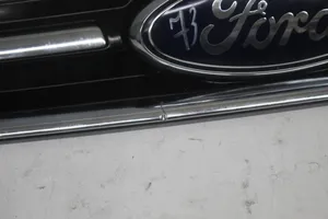 Ford Kuga II Grotelės viršutinės GRILL