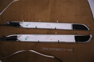 Porsche Macan Front sill (body part) LISTWA