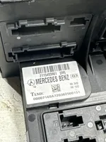 Mercedes-Benz E W211 Module de fusibles 2115453901