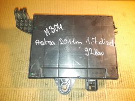 Opel Astra J Module de fusibles 365927271