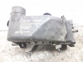 Audi 80 90 B3 Boîtier de filtre à air 068129607AD