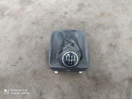 Volkswagen Polo IV 9N3 Gear shifter/selector 6Q2711113