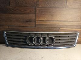 Audi A6 Allroad C5 Etupuskurin ylempi jäähdytinsäleikkö 4Z7853651