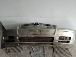 Toyota Avensis T250 Передний бампер 