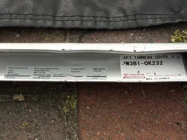 Toyota Hilux VIII Plage arrière couvre-bagages PW3B1-0K232