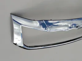 Toyota Hilux (AN10, AN20, AN30) Grille calandre supérieure de pare-chocs avant 