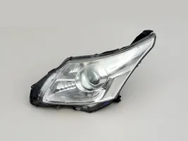 Toyota Avensis T270 Lampa przednia 81070-05320