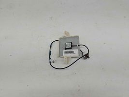 Toyota RAV 4 (XA40) Antenna GPS 8686042042